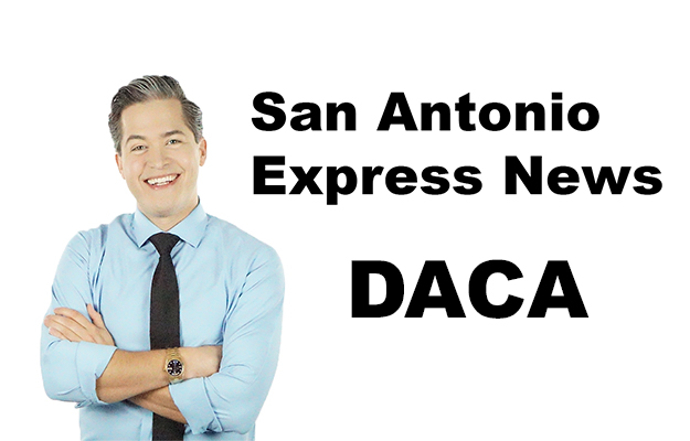 Gerardo Menchaca platica con San Antonio Express News